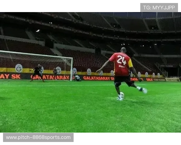 足球球星背后的友谊圈揭秘 谁是他们最亲密的朋友与支持者